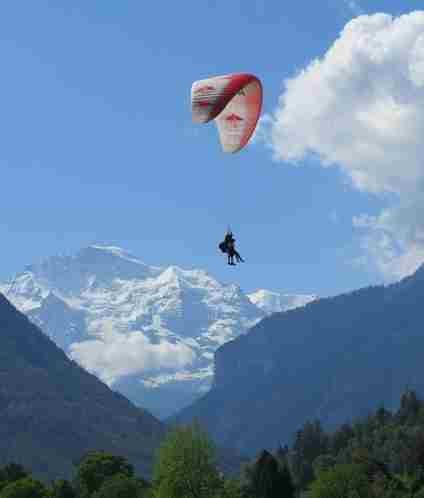 Paragliding in Bir Billing, Himachal Pradesh